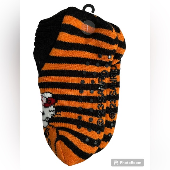 Hello Kitty Halloween Slipper Socks Shoe Size 4-10 NWT - Picture 2 of 3